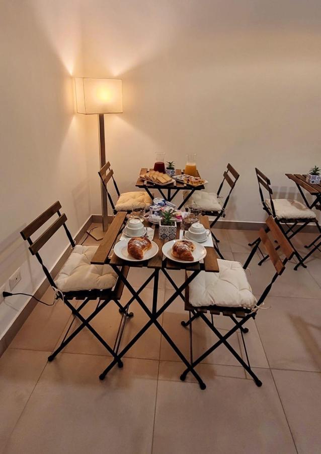 Ruma Guesthouse Наполи Екстериор снимка