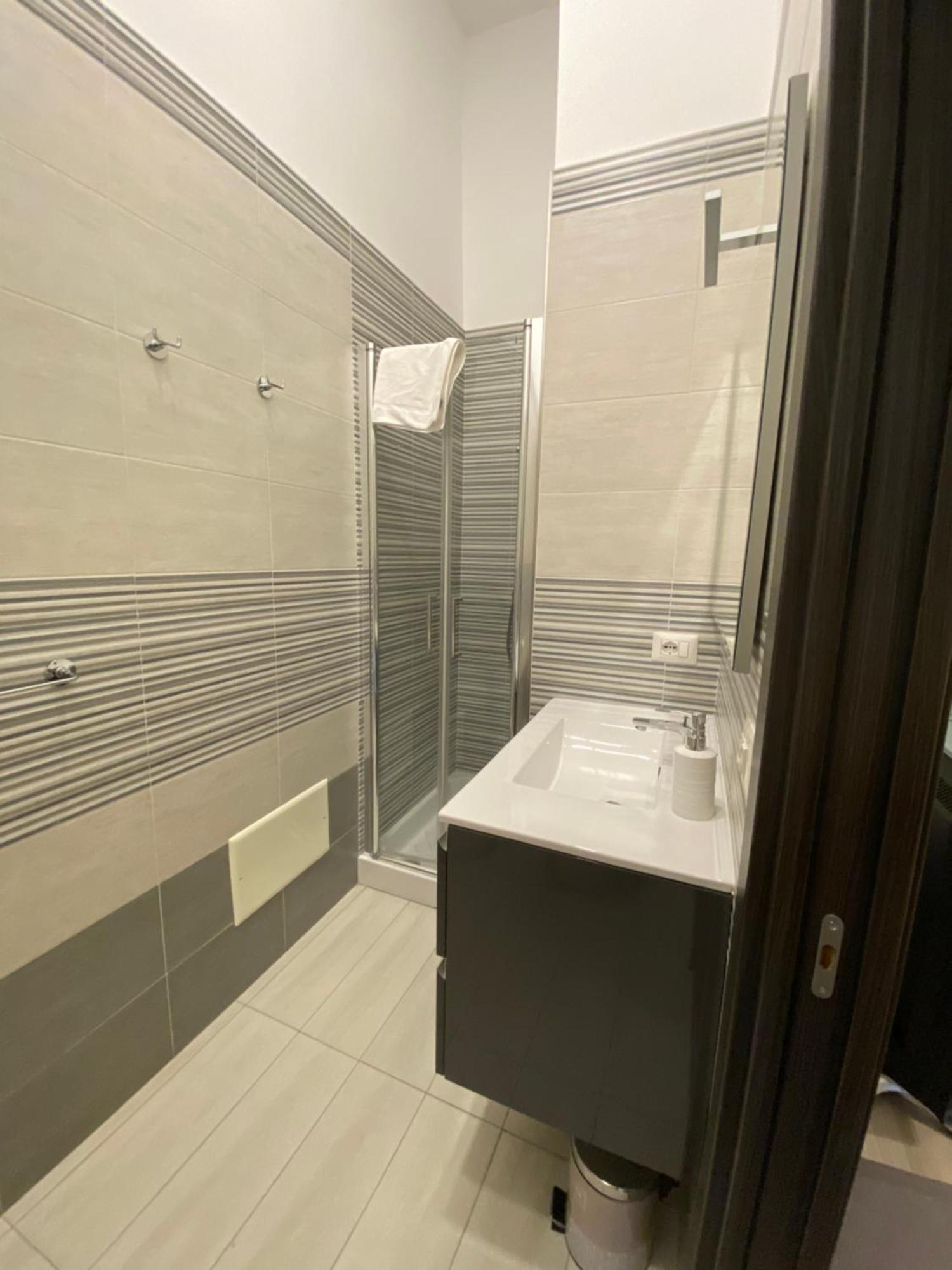 Ruma Guesthouse Наполи Екстериор снимка